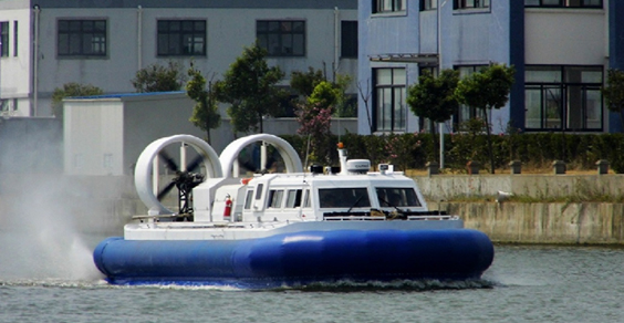 气垫船：迅驰QDC-16